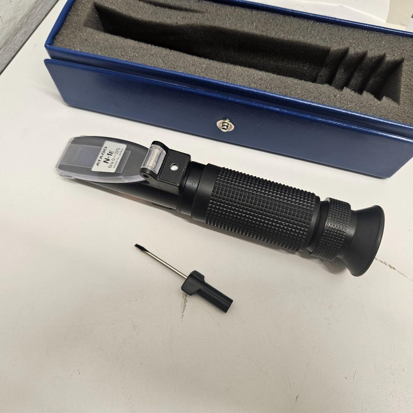 Laborzubehör: ATAGO N-1E Hand Refractometer (Brix 0 - 32%) – Gebraucht aus Niederdorf von LeptonAG_Labor 2