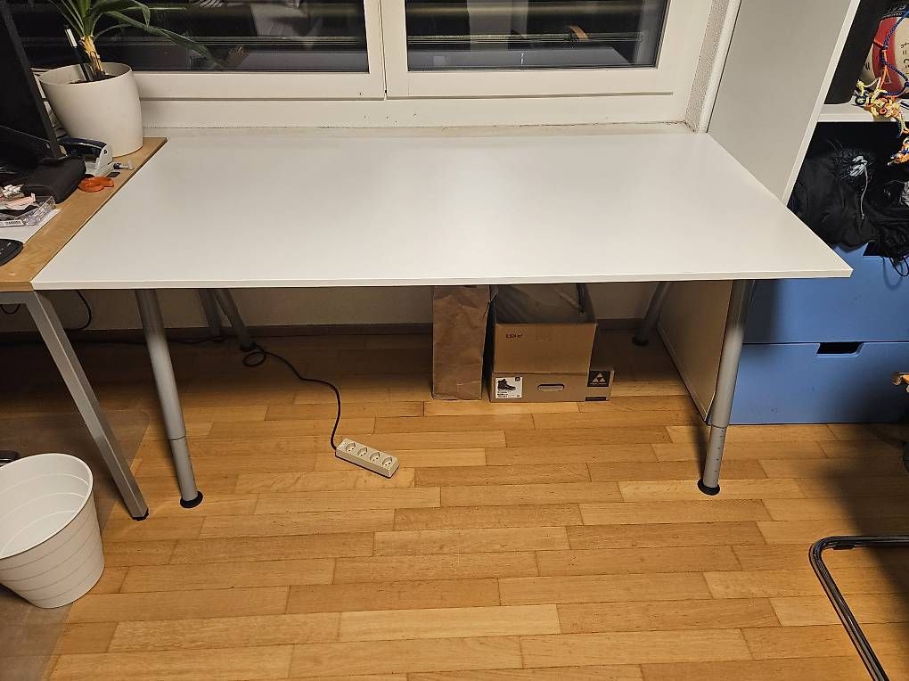 Scrivanie: Ikea Schreib-Tisch Thyge 160x80 Weiß – Usato da Zürich venduto da shh_n5kv