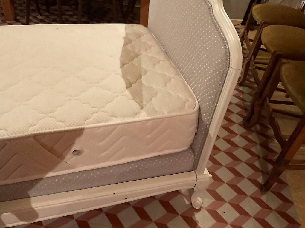 Lits: Lit banquette – D'occasion à Correvon par HelloBello71 2