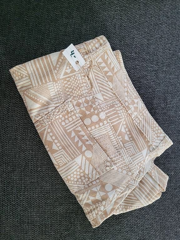 Pantaloni: Short femme – Usato da Ecuvillens venduto da loloall