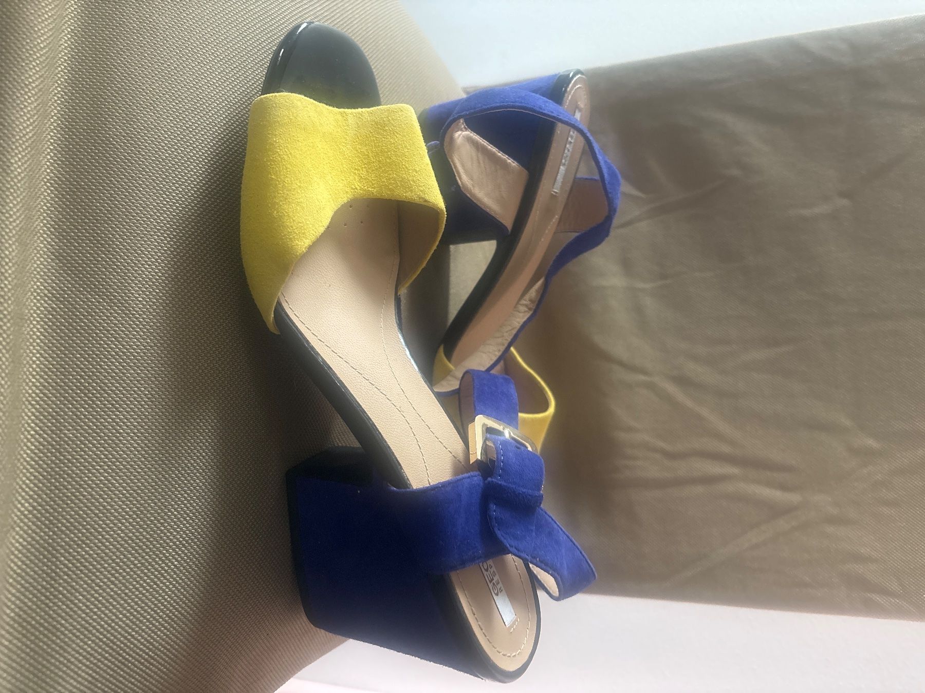 Geox Scarpe da donna: GEOX Bellissimi sandali gialli e blu n.39 – Usato da Mendrisio venduto da sba_9kvg 1