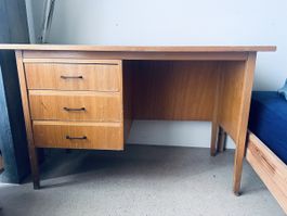 Vintage Schreibtisch aus Holz – Mid-Century 110 cm