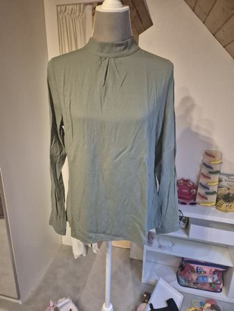 Damen Langarmshirt zero oliv grün Grösse 38 guter Zustand