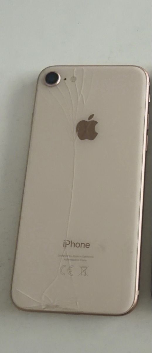 Apple Telefoni cellulari / Smartphones: Iphone 8 – Difettoso da Oberwil BL venduto da Chiiaarraa