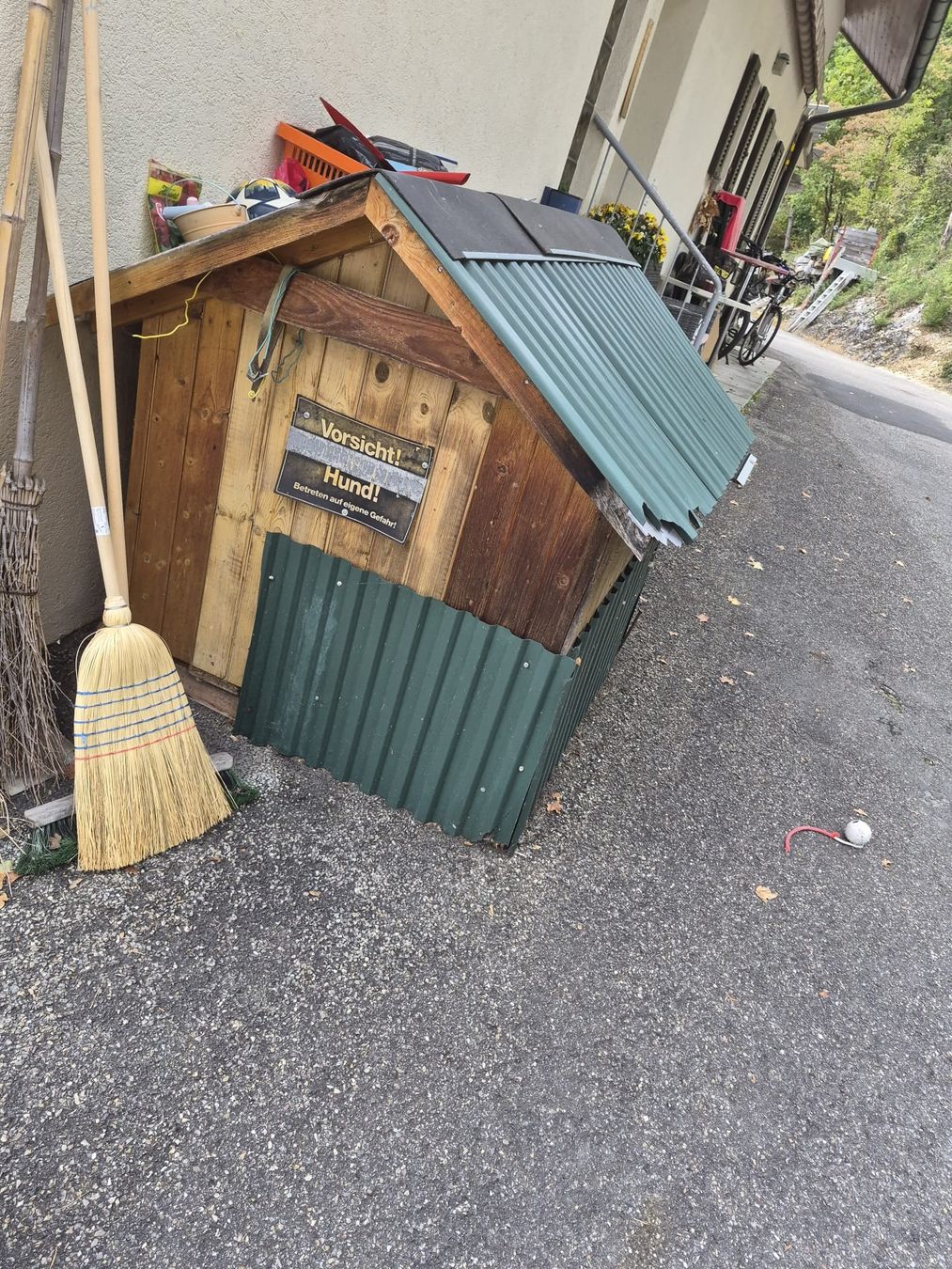 Niches, paniers: Hundehütte – D'occasion à Egerkingen par Pascal.FL 1