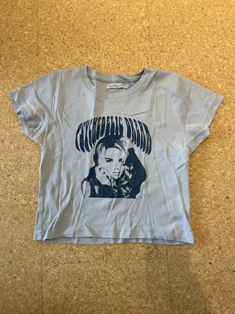 blaues t-shirt