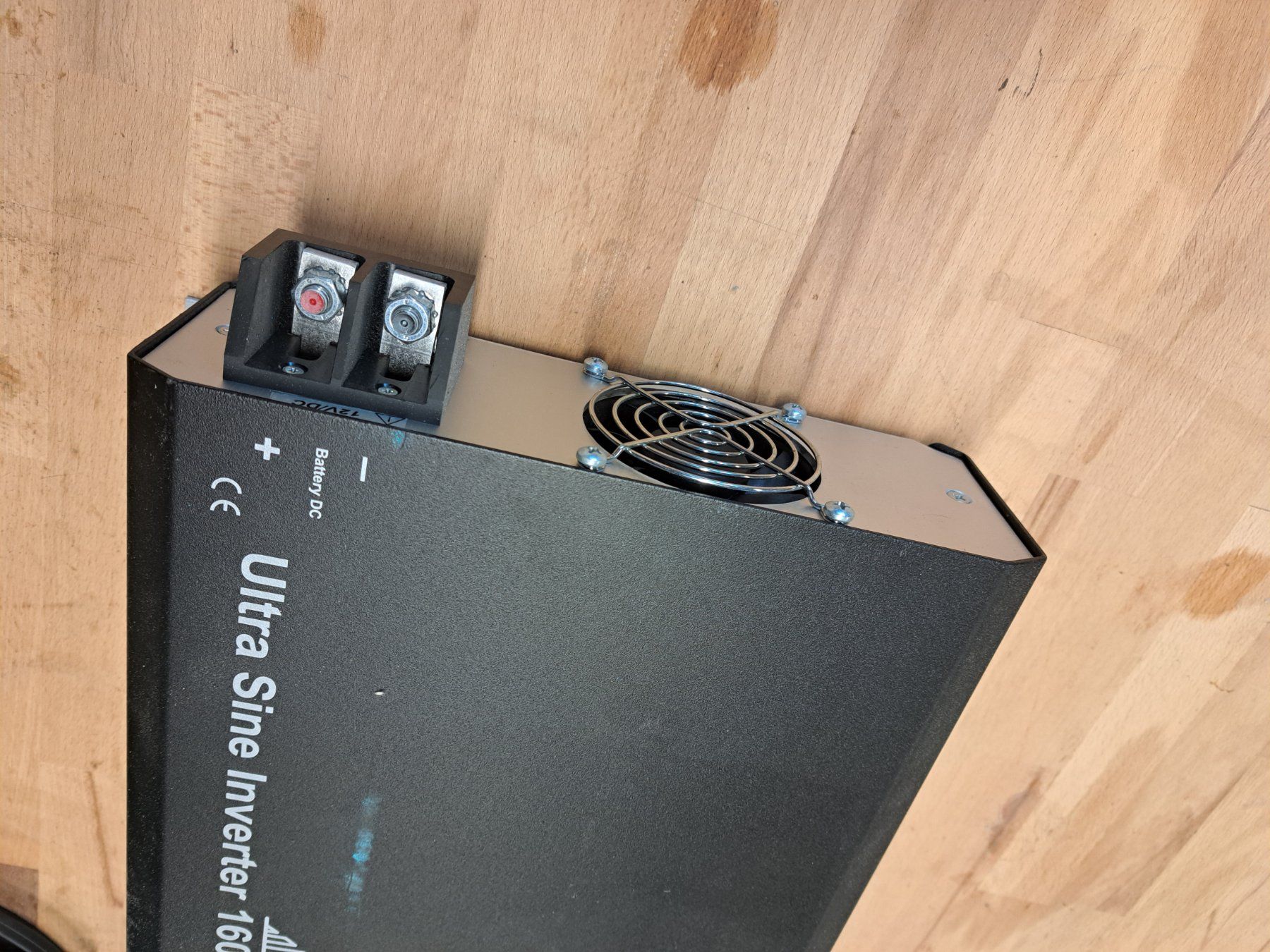 Onduleurs: Inverter Wechselrichter 12V - 220V – D'occasion à Flims Dorf par Brugar 2