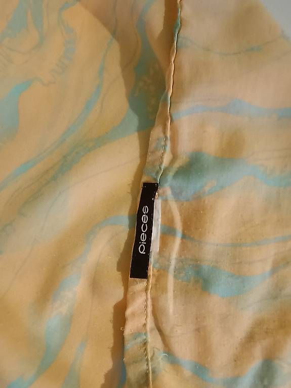 Pieces Foulard & Sciarpe: Pieces Halstuch – Usato da Winterthur venduto da flowing_de 2