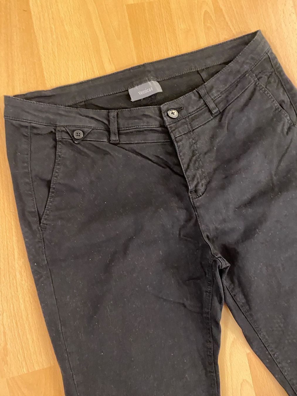 C&A Pantaloni: Hose schwarz Gr 38 – Usato da Zürich venduto da Herbion1 2