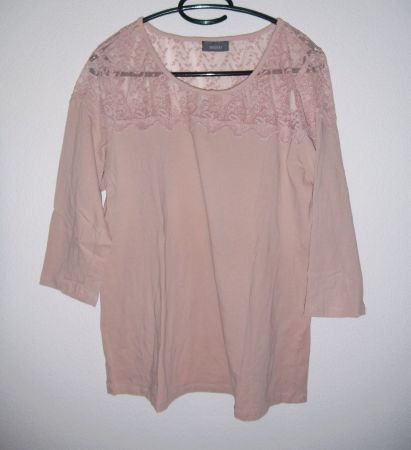Shirt mit Spitzen, 3/4 Arm Gr. 40, Flieder * Yessica *
