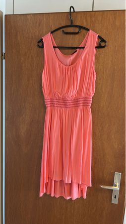 Sommerliches Kleid in Koralle, Grösse S, perfekt für Strand!
