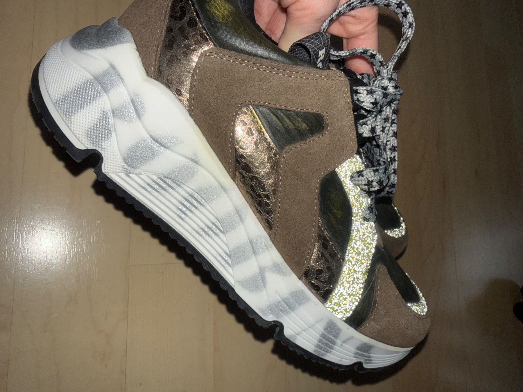 Chaussures femmes: Robbin’s Sneacker Echtes Leder gr.37 – D'occasion à Buchrain par nat_pl5p 8