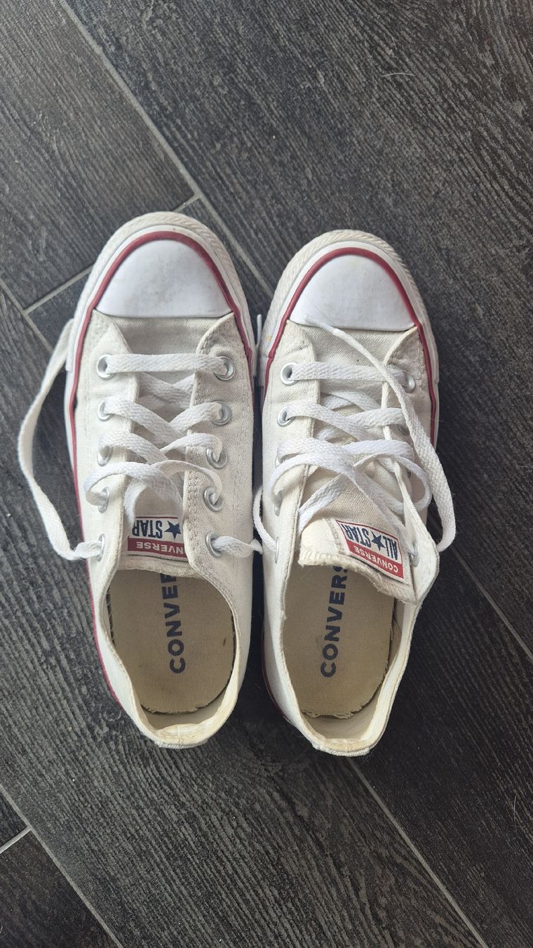 Converse Scarpe da uomo: Classic White Converse All Star Shoes, Size 36 – Usato da Wallisellen venduto da Camcha