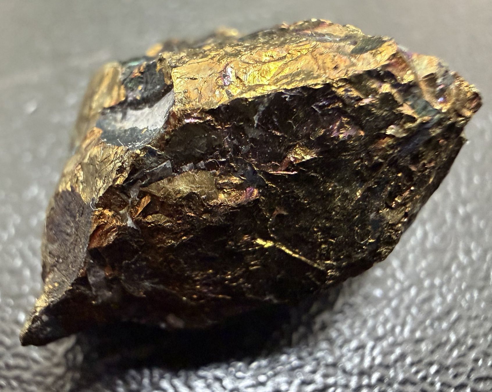 Mineralien & Heilsteine: Chalkopyrit, Namibia (4b49) – Neu (gemäss Beschreibung) aus Muri b. Bern von Gemmes 1