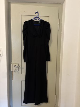Jumpsuit black SHEIN size M long sleeves V-neck new