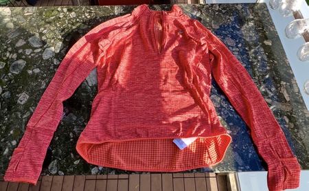 Nike Dri-Fit Sporttop Gr. S Herbst/Winter Läufe Da. 49 Zeich