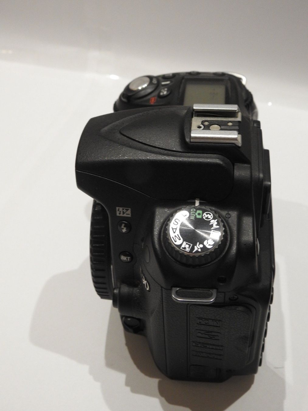 Nikon Kamera: Nikon D90 Spiegelreflexkamera Body mit 2 Akkus – Gebraucht aus Linden von GSX-S1000 3
