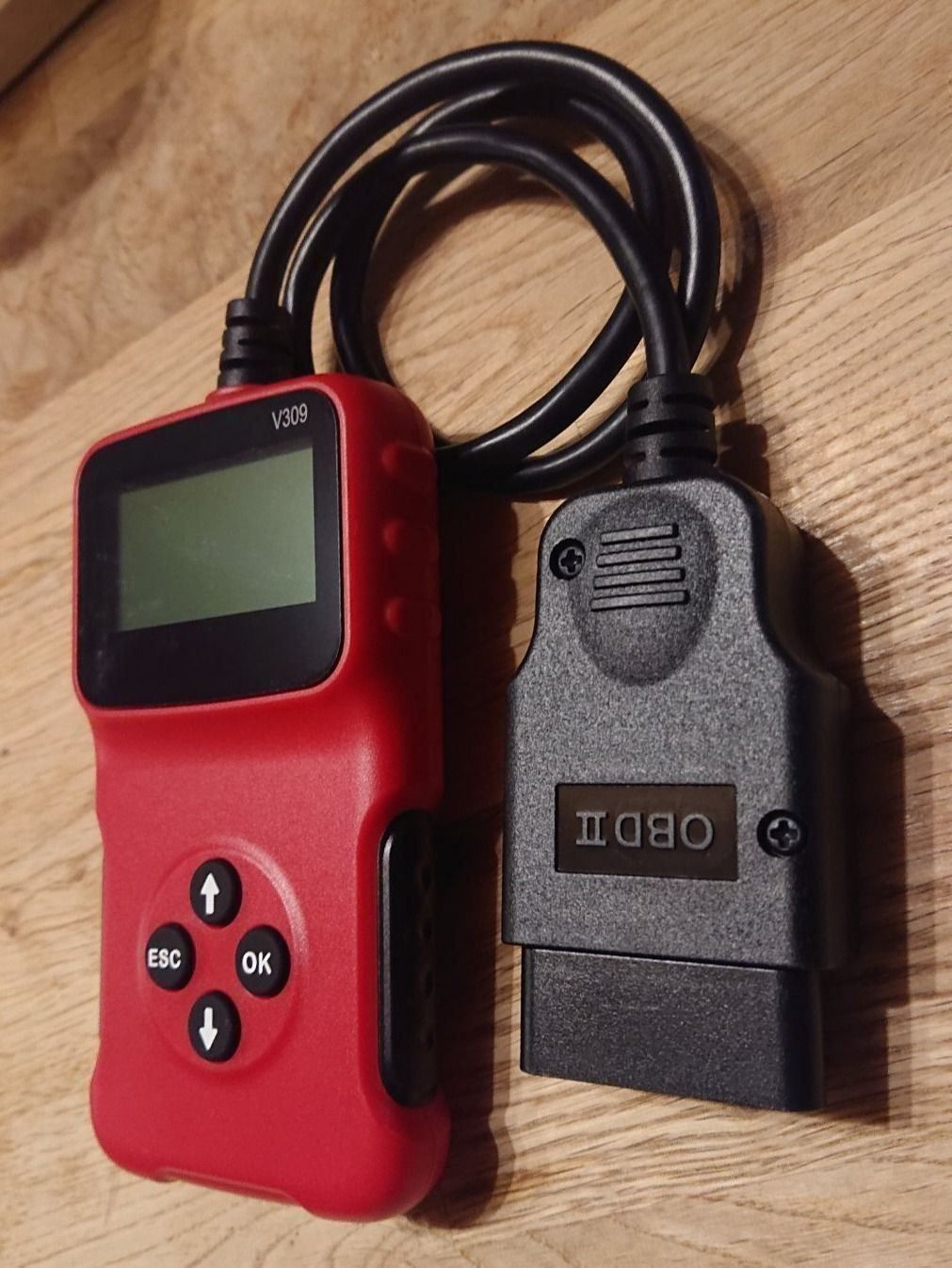 Tutti gli attrezzi: V309 OBD2 Auto Diagnose Tool - Fehlercode Leser – Nuovo e nell'imballaggio originale da Grenchen venduto da Zombiepolizist 1