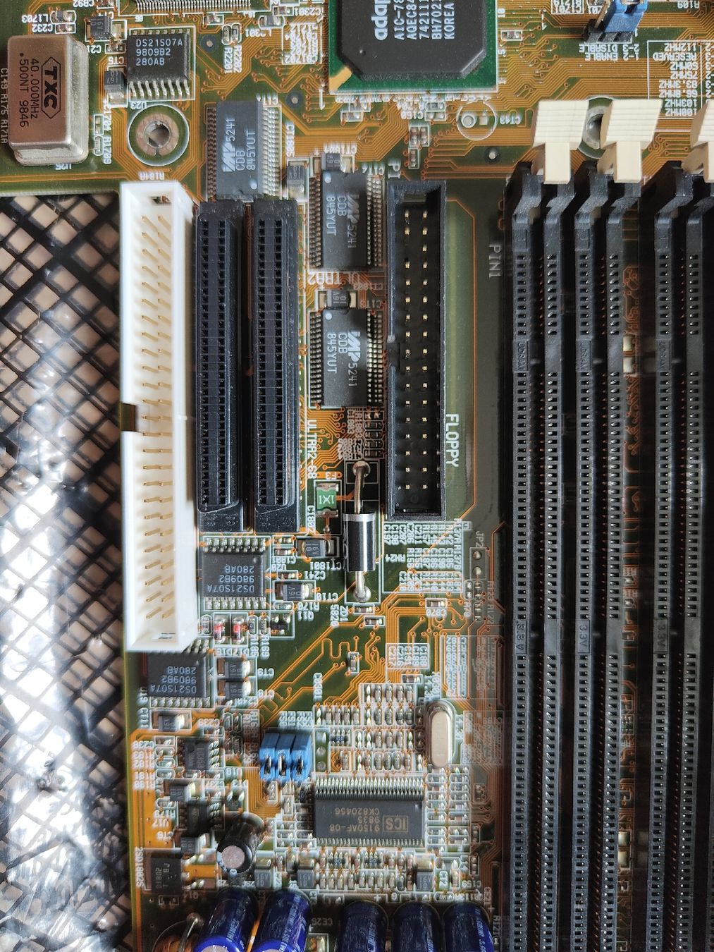Asus Cartes mère: Seltenes ASUS P2B-S Mainboard, inkl. CPU (mit Versand) – D'occasion à Romanshorn par katoomba11 2