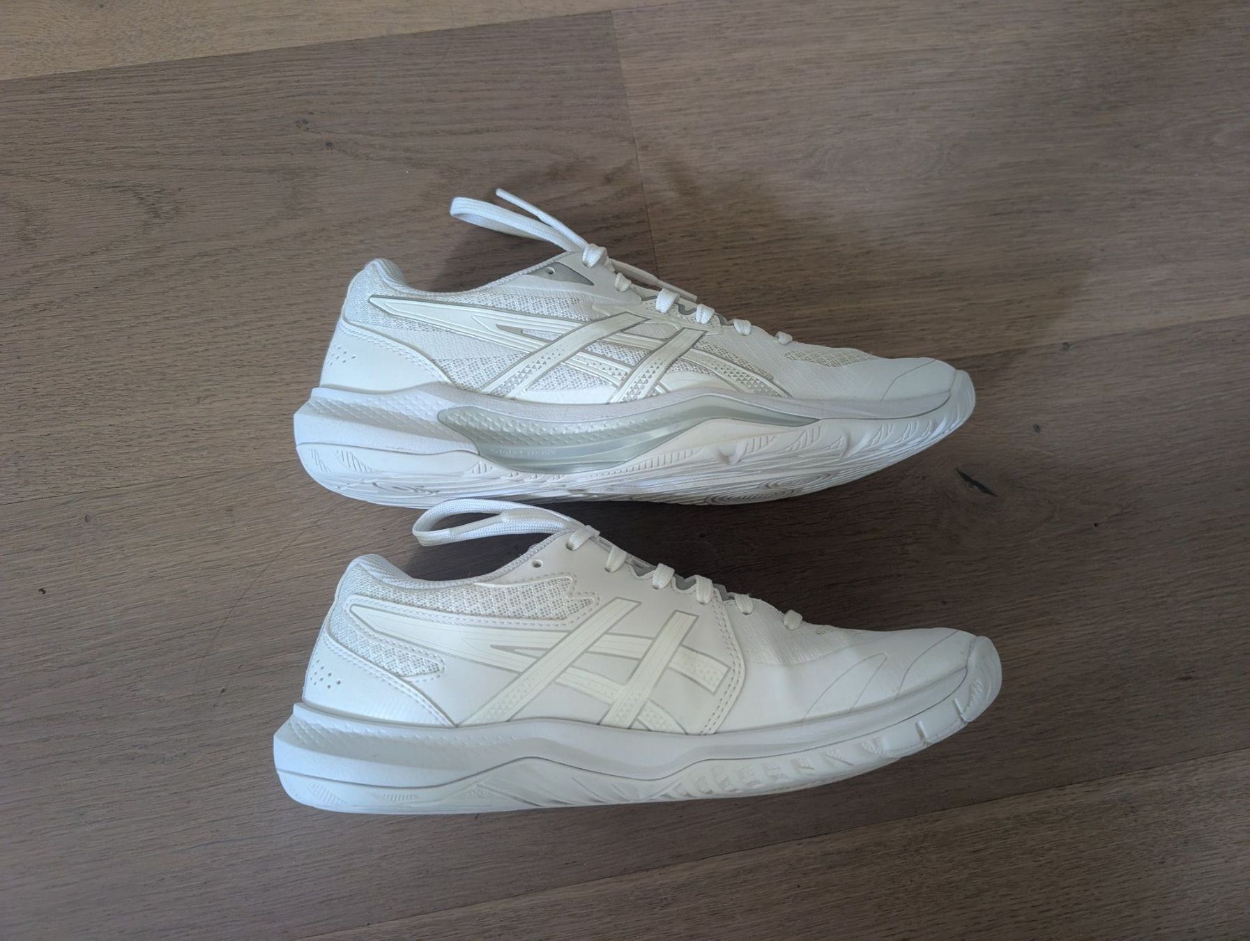Asics Scarpe da uomo: Asics Hallenschuhe, weiss, Grösse 40.5 – Nuovo (secondo la descrizione) da Winterthur venduto da nie_wy5y 5