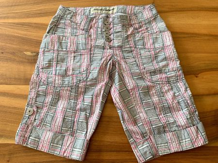 MOGUL super schöne Hosen/Shorts/Bermudas Gr. 26