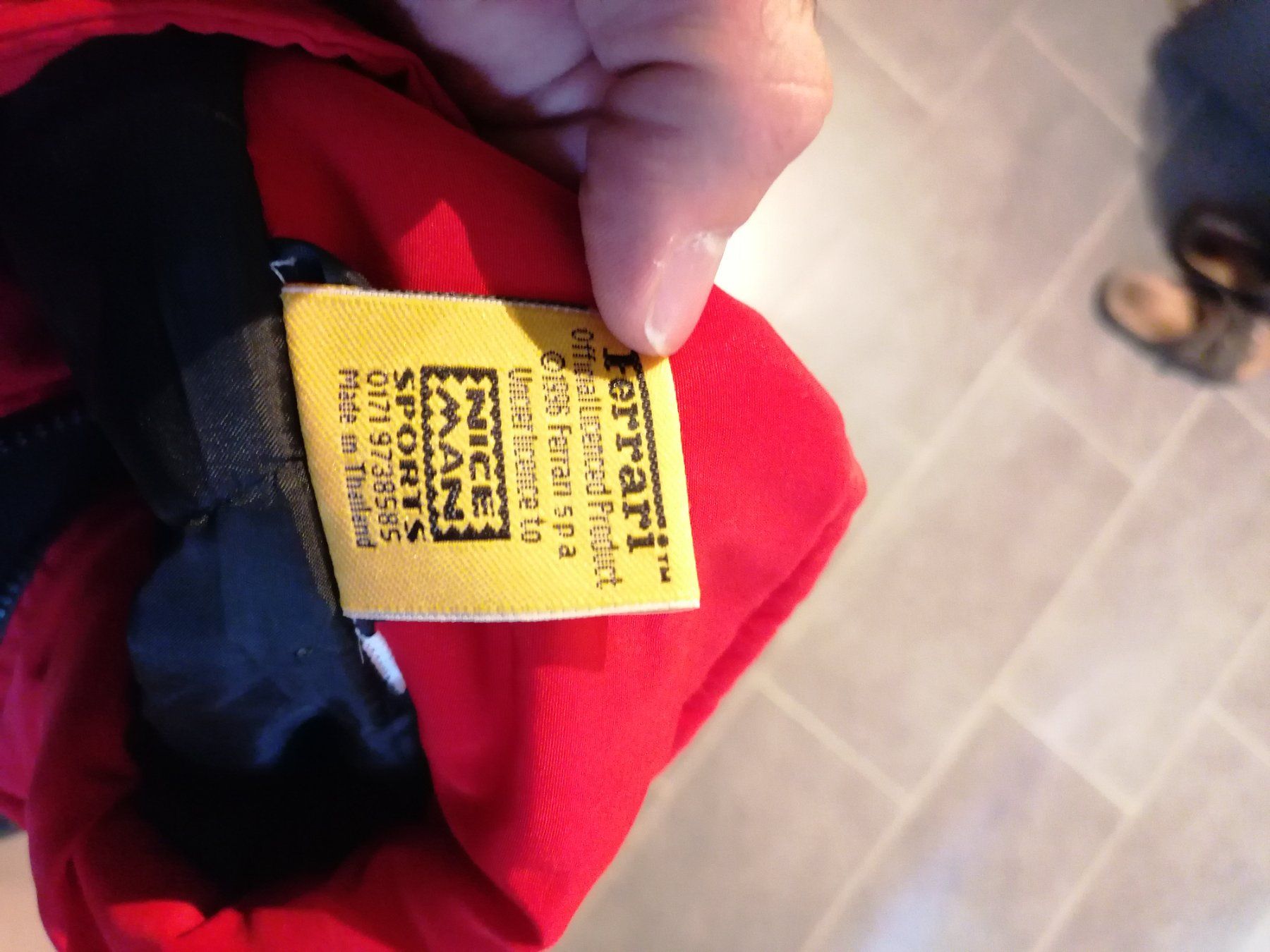 Vestes: Ferrari Jacke – D'occasion à Wünnewil par Susuki125gt 4