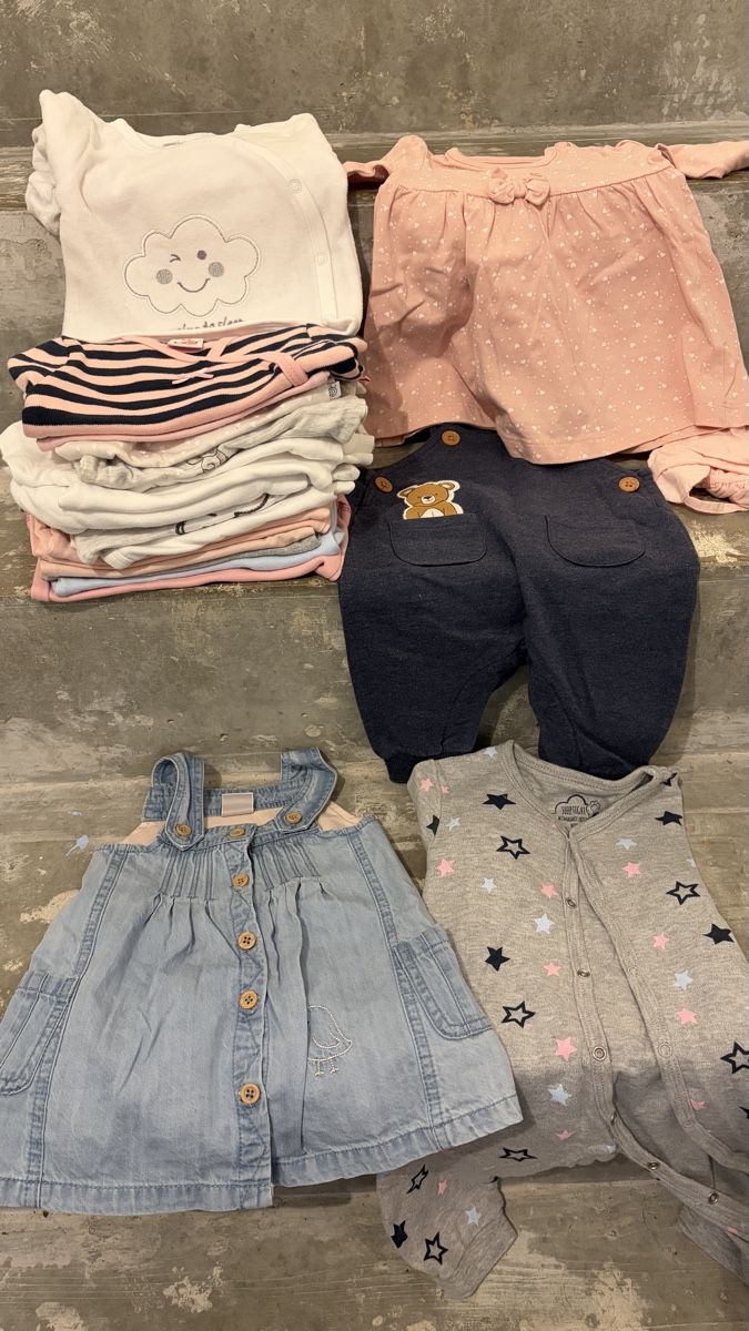 Lotti & Set di vestiti: 22x Mädchen Kleider Gr. 62 – Usato da Walenstadt venduto da Smokyboy