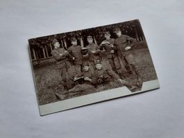 MILITAER -SOLDATE bim BäCHERE -07 -KASERNE SG -LUTZENBERG AA