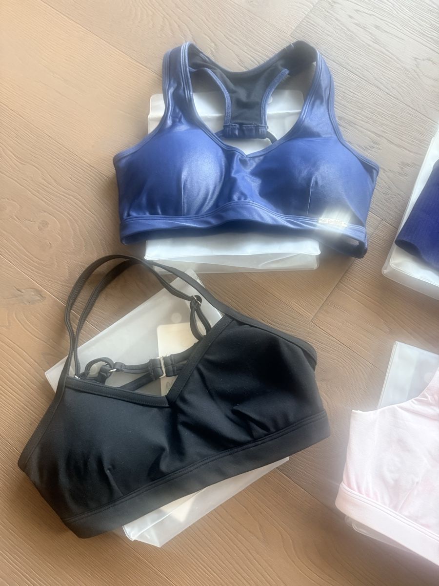 Lots de vêtements: Bombshell sportswear bra / top – Neuf (Voir description) à Melide par Nikola-123 3