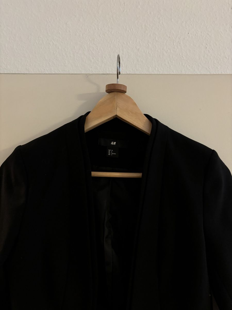 H&M Bolero: Blazer court noir H&M – Nuovo (secondo la descrizione) da Chêne-Bougeries venduto da sor_9rzp 2