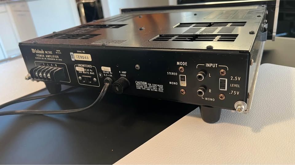 McIntosh Amplificatori: McIntosh MC 502 Stereo Power Amplifier – Usato da Meggen venduto da Hobst 2