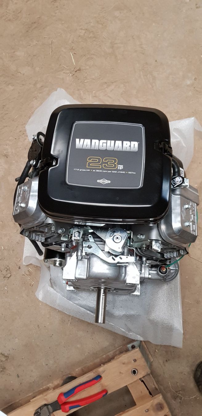 Vanguard  Motori: VANGUARD 21 PS Briggs & Stratton – Nuovo (secondo la descrizione) da Düdingen venduto da jo420el 3
