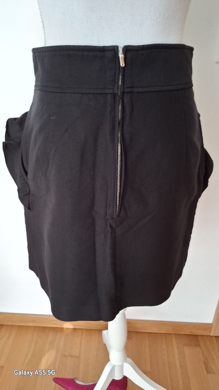 Sandro Gonne: Jupe noire Sandro Paris, taille 36, chic et stylée – Usato da Payerne venduto da wardi11 2