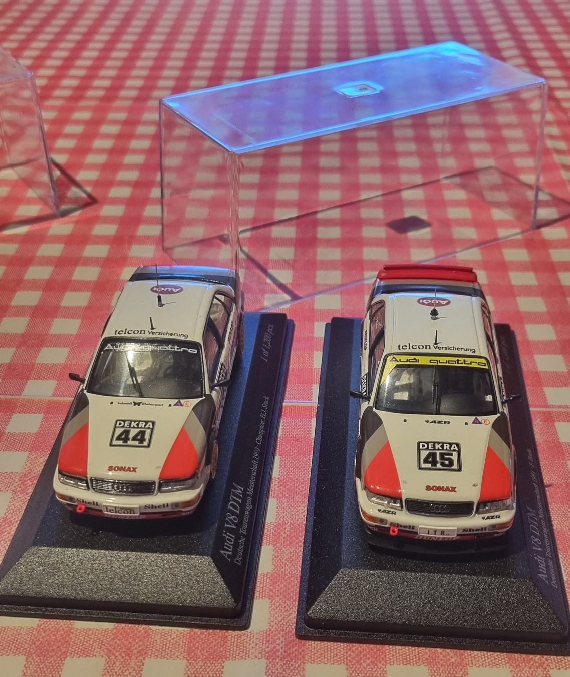 Audi Modellini d'auto: Audi V8 DTM (Paar) – Nuovo (secondo la descrizione) da Reichenbach i. K. venduto da Uersu86