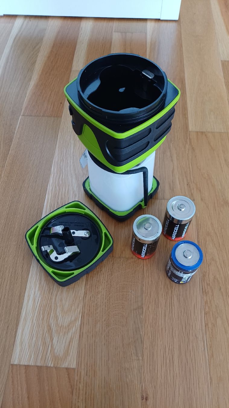 Lampes: LED Campingleuchte  – D'occasion à Pfeffikon LU par SY-YoLo 1