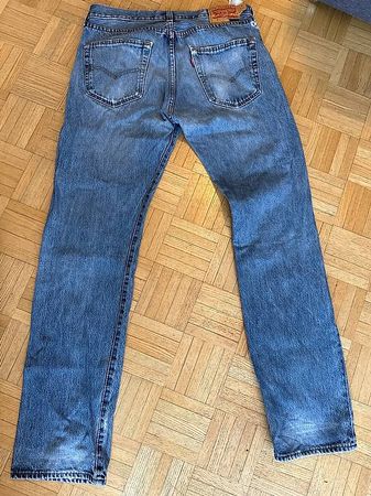 LEVIS JEANS 32/32
