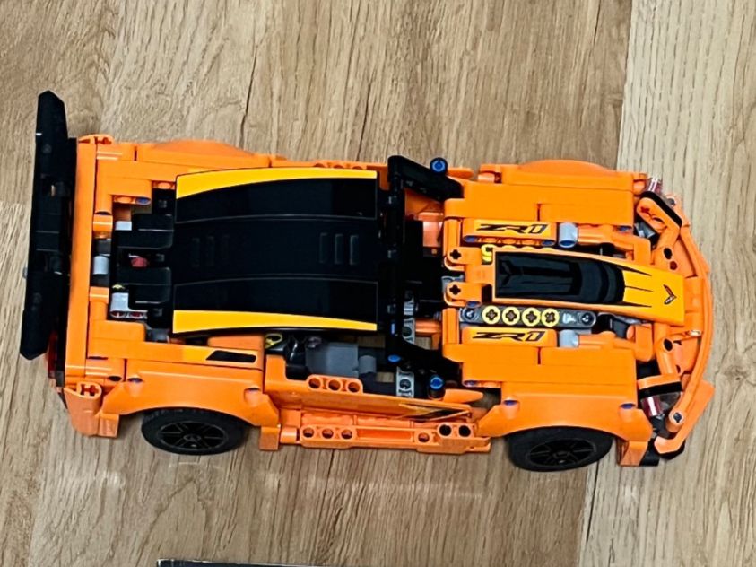 Lego Spielzeuge: Lego Technic Covrette ZR1 – Gebraucht aus Gipf-Oberfrick von Andrea.N01 1