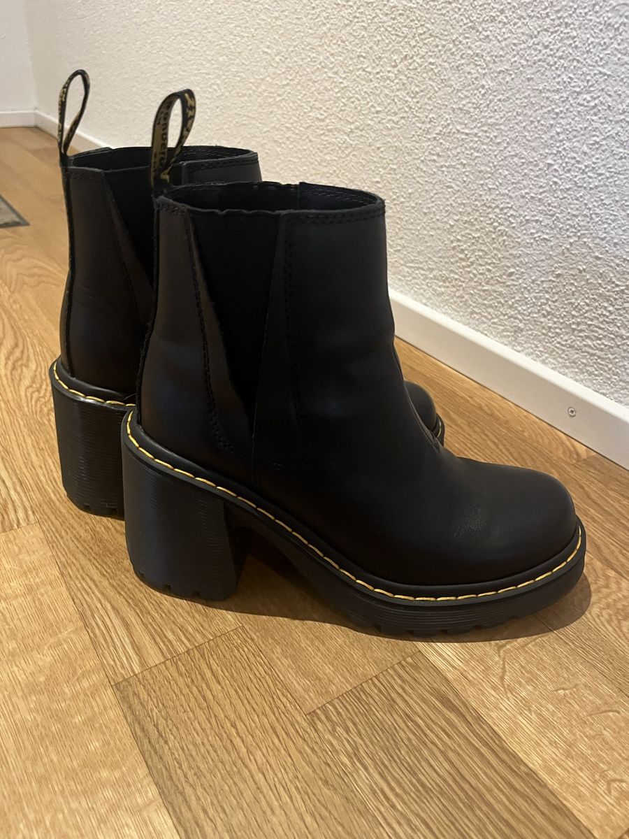 Dr. Martens Scarpe da donna: Dr. Martens Plateaustifelette black – Usato da Hochfelden venduto da Skast 1