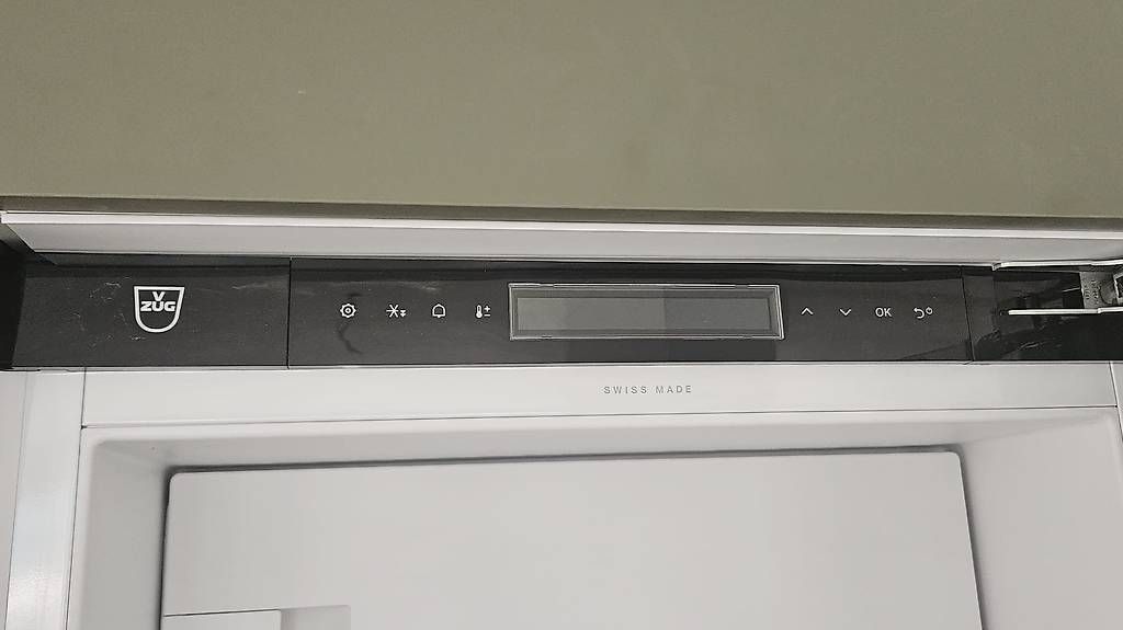 V-Zug Kühlschrank: V-ZUG Kühl-/Gefriergerät Cooler V2000 178GI – Gebraucht aus Mels von Flashjboy 3