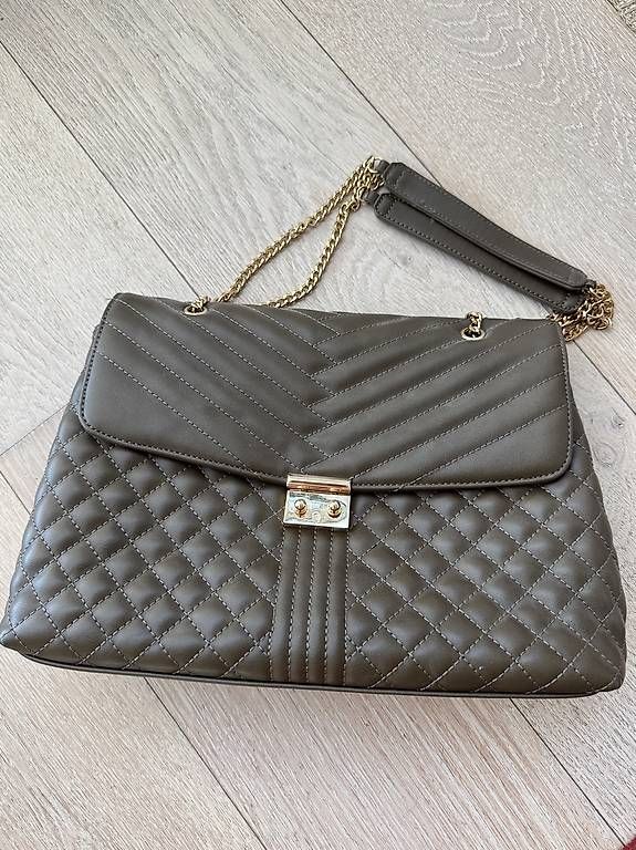Manor Borse da donna: Tasche Damen Olive / Grün – Usato da Wettswil venduto da vic_5v82