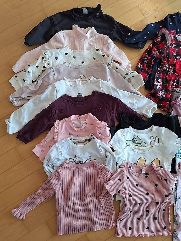 Lotti & Set di vestiti: Babykleider - Mädchen - Grösse 80 – Usato da Niederteufen venduto da MCVetsch 1