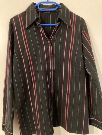 1 Damenbluse langarm, schwarz mit farbigen Streifen, Gr. 42