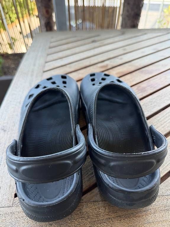 Scarpe da uomo: Schwarze Clogs / Gartenschuhe Gr. 41  neuwertig – Usato da Mosen venduto da Philipp2025 2