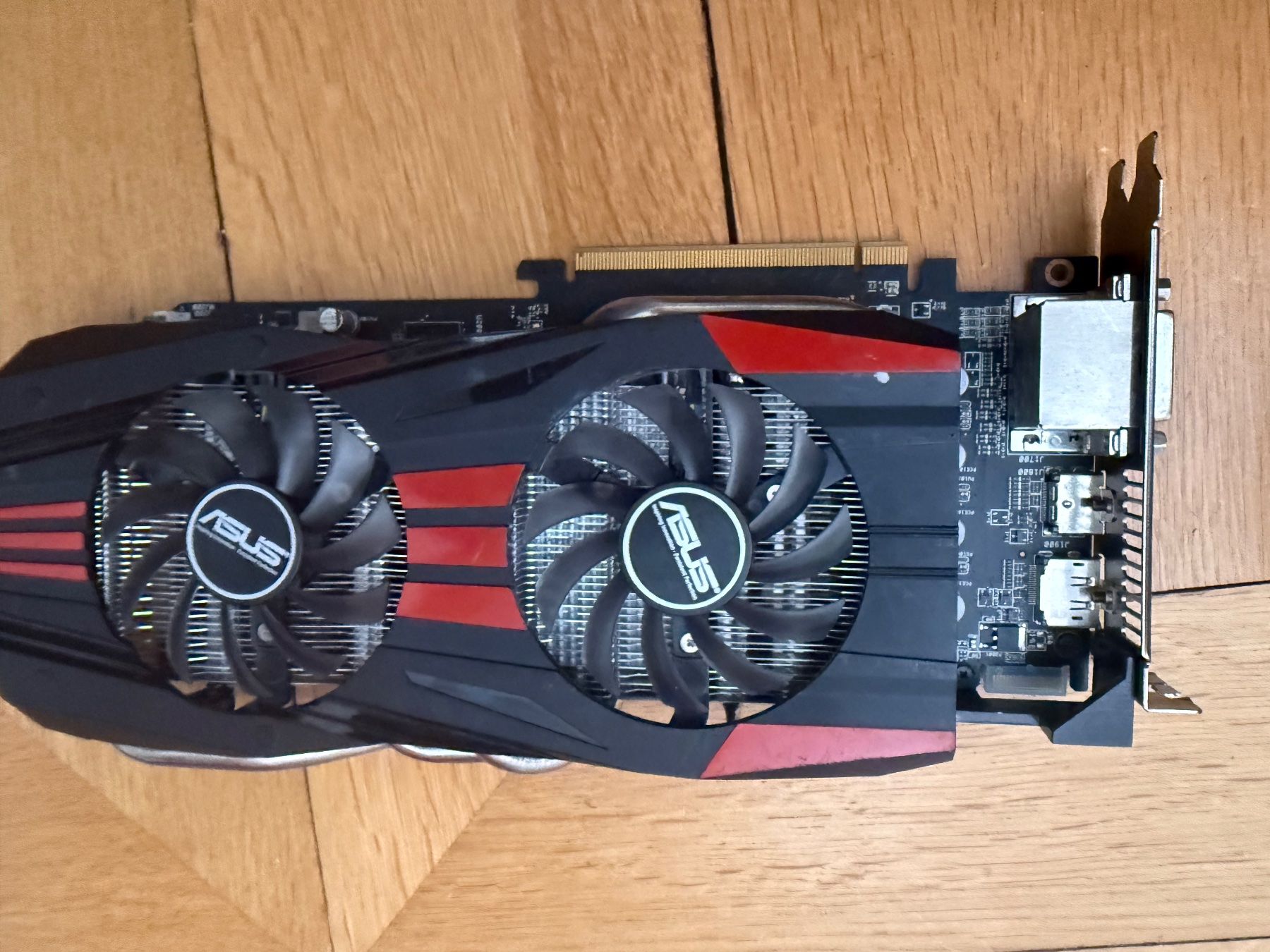 Asus Cartes graphiques: ASUS Radeon  R9 270X – D'occasion à Winterthur par mj1_kcd8