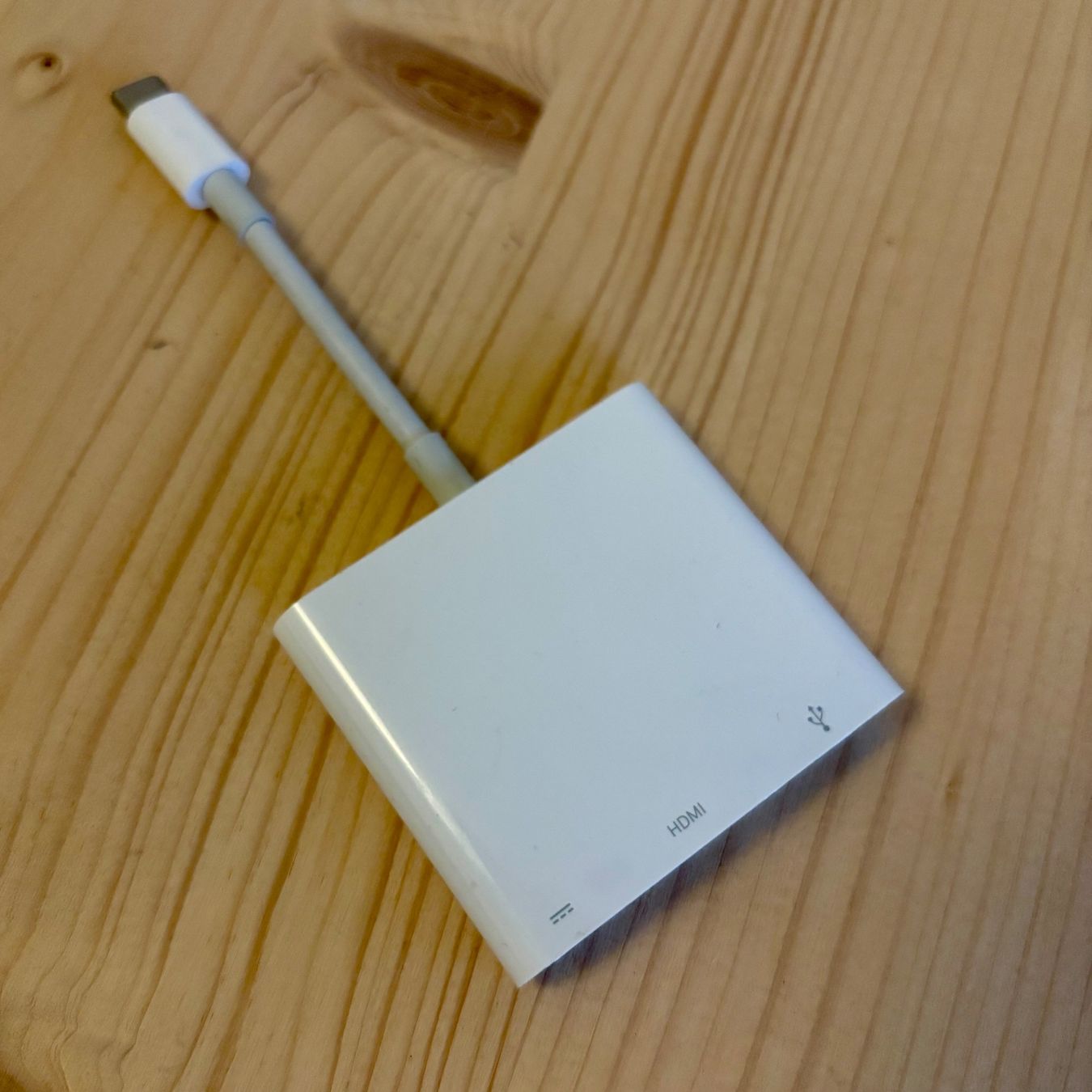 Apple Unità & Adattatore: Apple Adapter, USB-C – USB-C, HDMI, USB-A – Usato da Basel venduto da meerow 1