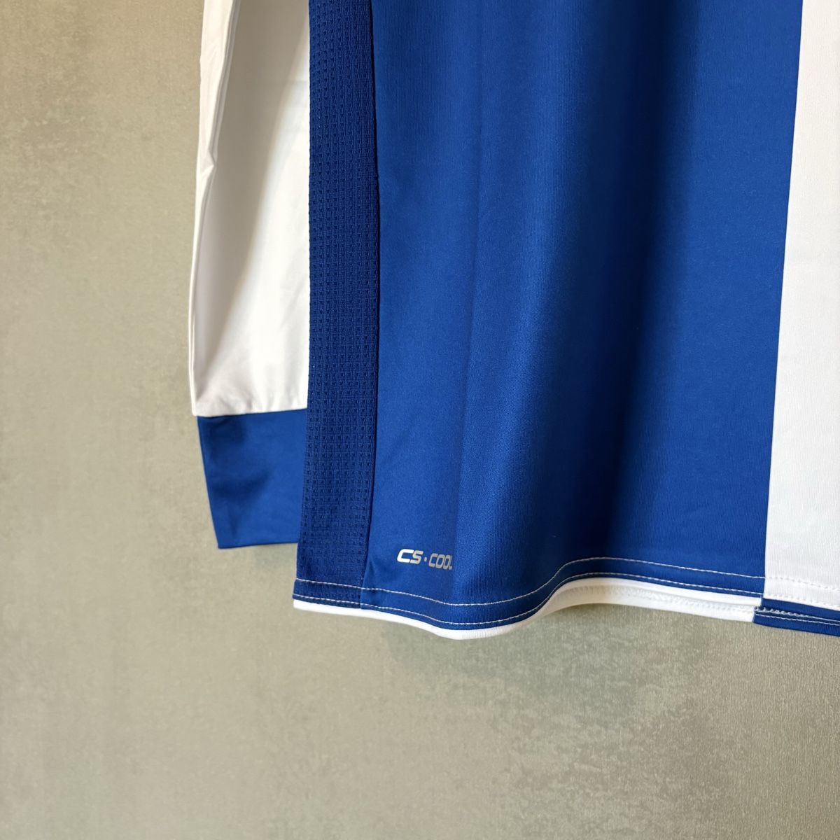 Adidas Canottiere & Pantaloni: Grasshoppers GCZ Trikot Capelli  – Nuovo (secondo la descrizione) da Winterthur venduto da LaBodega 3