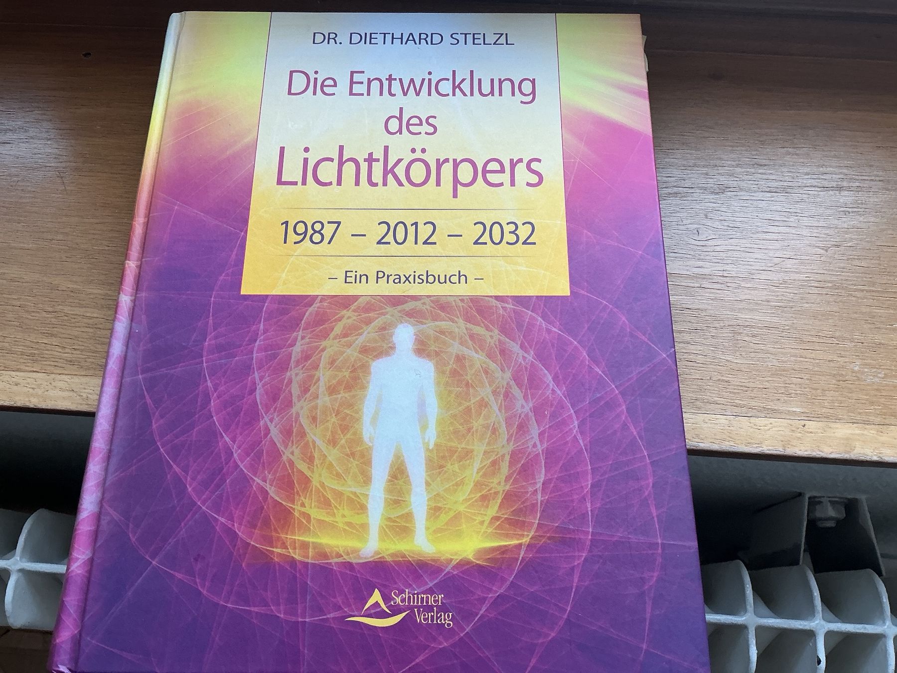 Bücher: Die Entwicklung des Lichtkörpers – Gebraucht aus Bischofszell von Emida