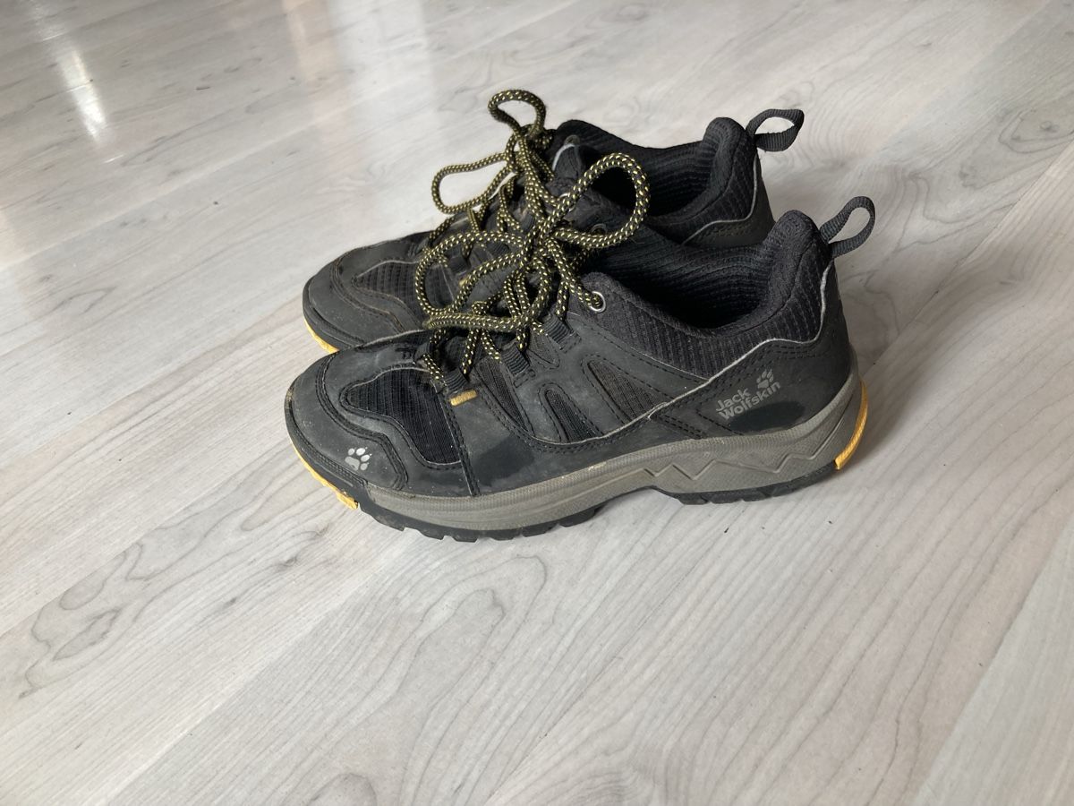 Jack Wolfskin Scarpe da uomo: Outdoorschuh Jack Wolfkin 33 – Usato da Amden venduto da Karplusan 1