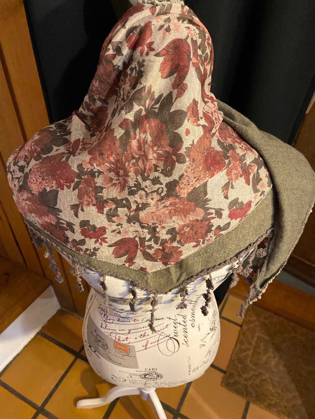 Foulards & écharpes: FOULARD MIT SPITZEN – Neuf avec emballage d'origine à Meienried par ManuelaBoutique 3
