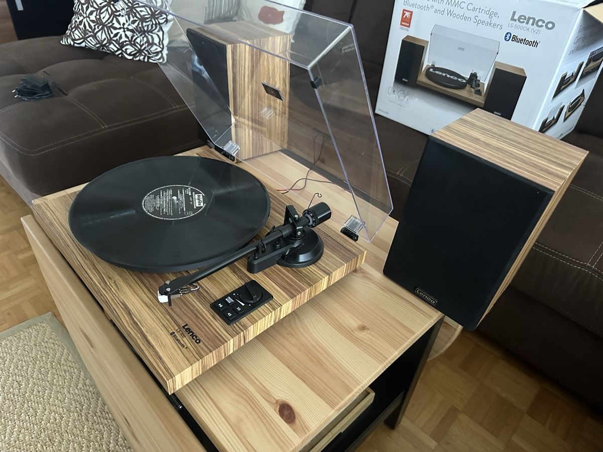 Lenco Tourne-disques: Plattenspieler lenco 500 mit Lautsprecher – D'occasion à Hitzkirch par cla_2llc 2